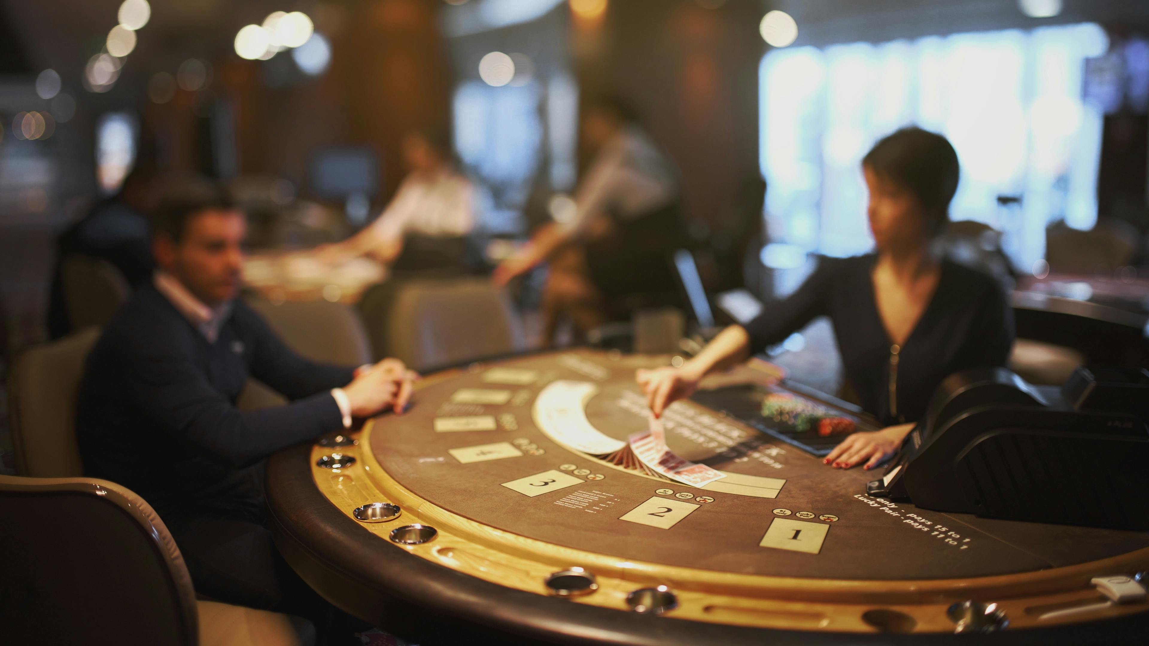 Suasana ruang Bingo jackpot di apk351 dengan banyak pemain aktif dan hadiah besar menanti